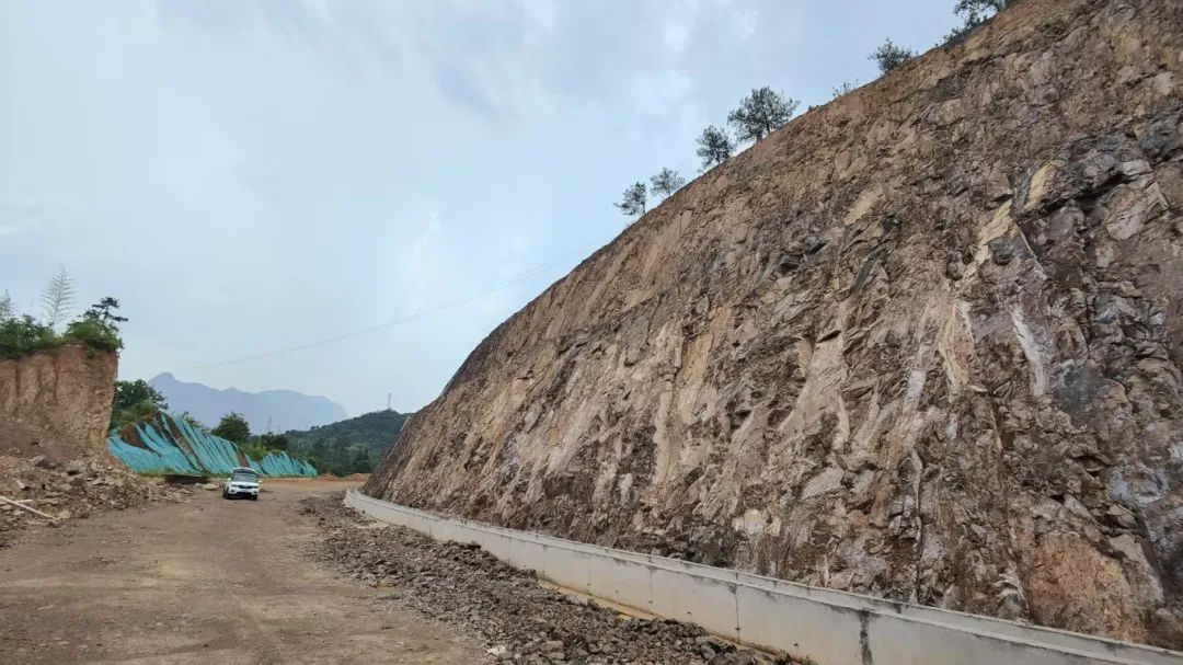 浙江交工取得高速公路软土路基加固结构专利挤压软土路基使其内部软土结构更加紧实